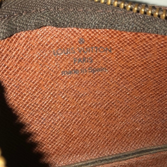 Authentic Louis vuitton key pouch - Picture 8 of 12